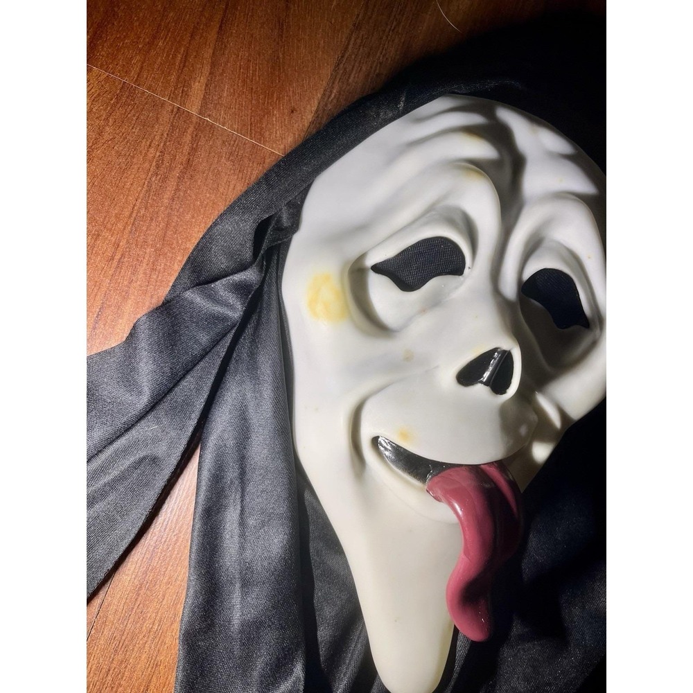 Scream Mask Tongue Out Ghost Face Easter Unlimited Fun World Wassup Scary Movie - Picture 4 of 9